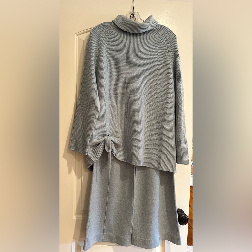 Knit pant suit